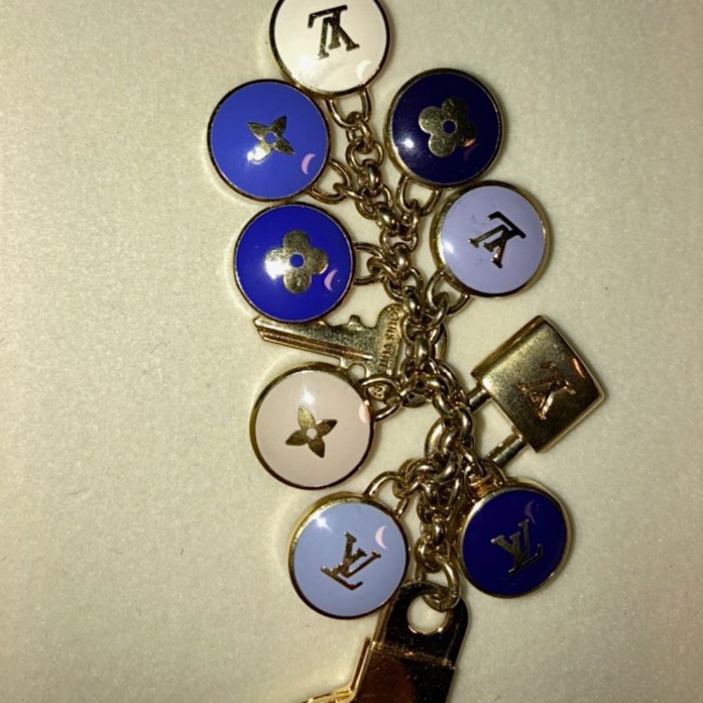 Louis Vuitton - Picture 8 of 8